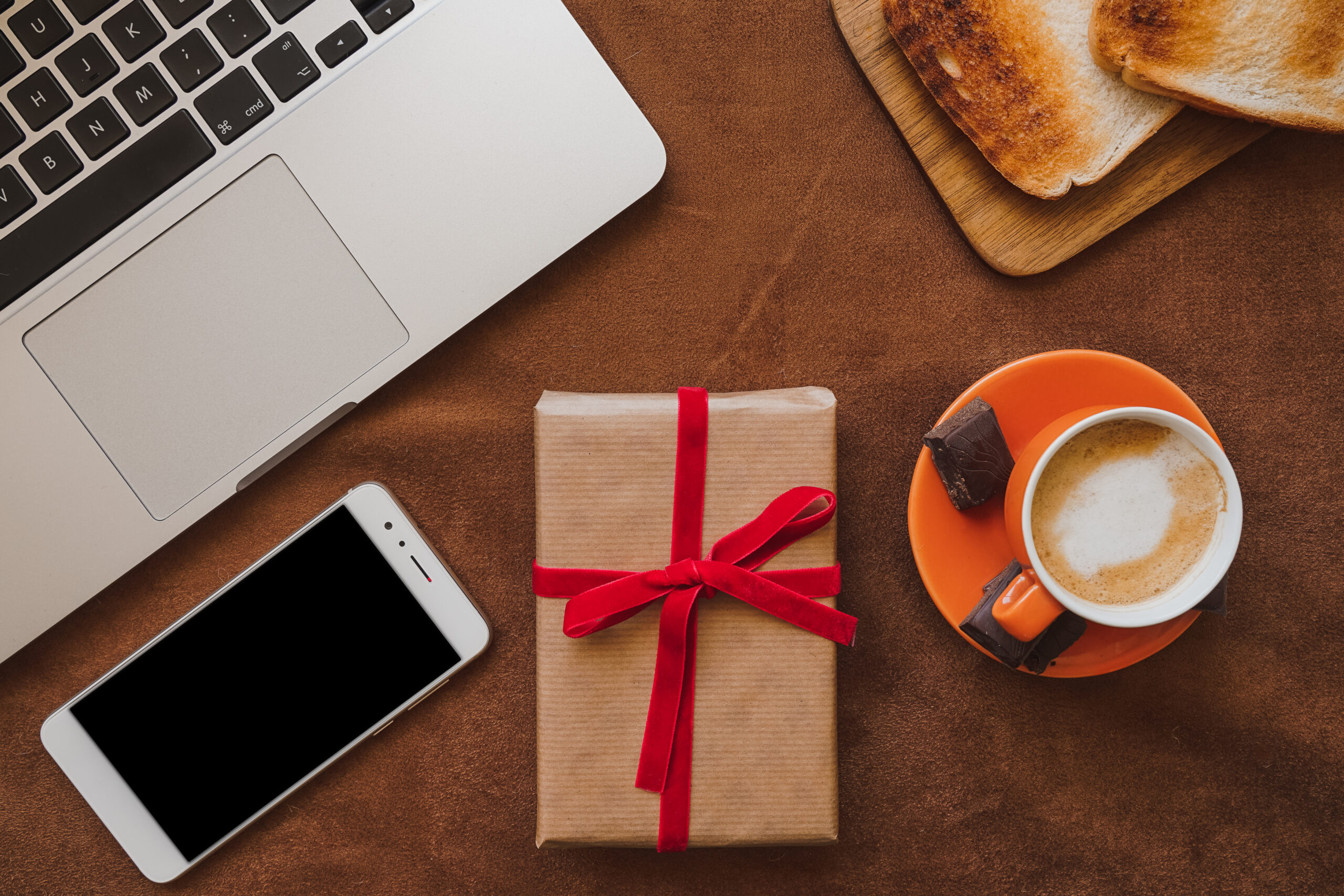 father-s-day-composition-with-gift-mobile-phone